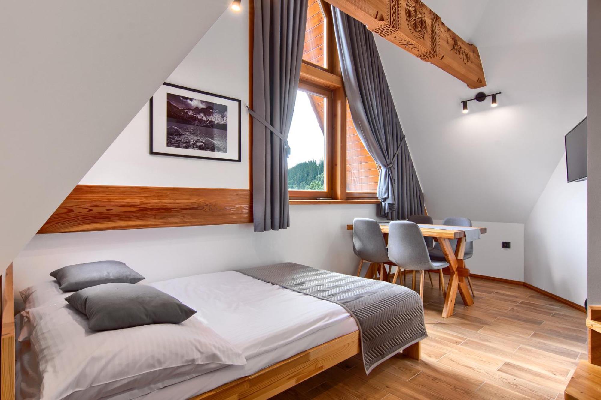 Modrzewiowa Apartamenty โปโรนิน ภายนอก รูปภาพ